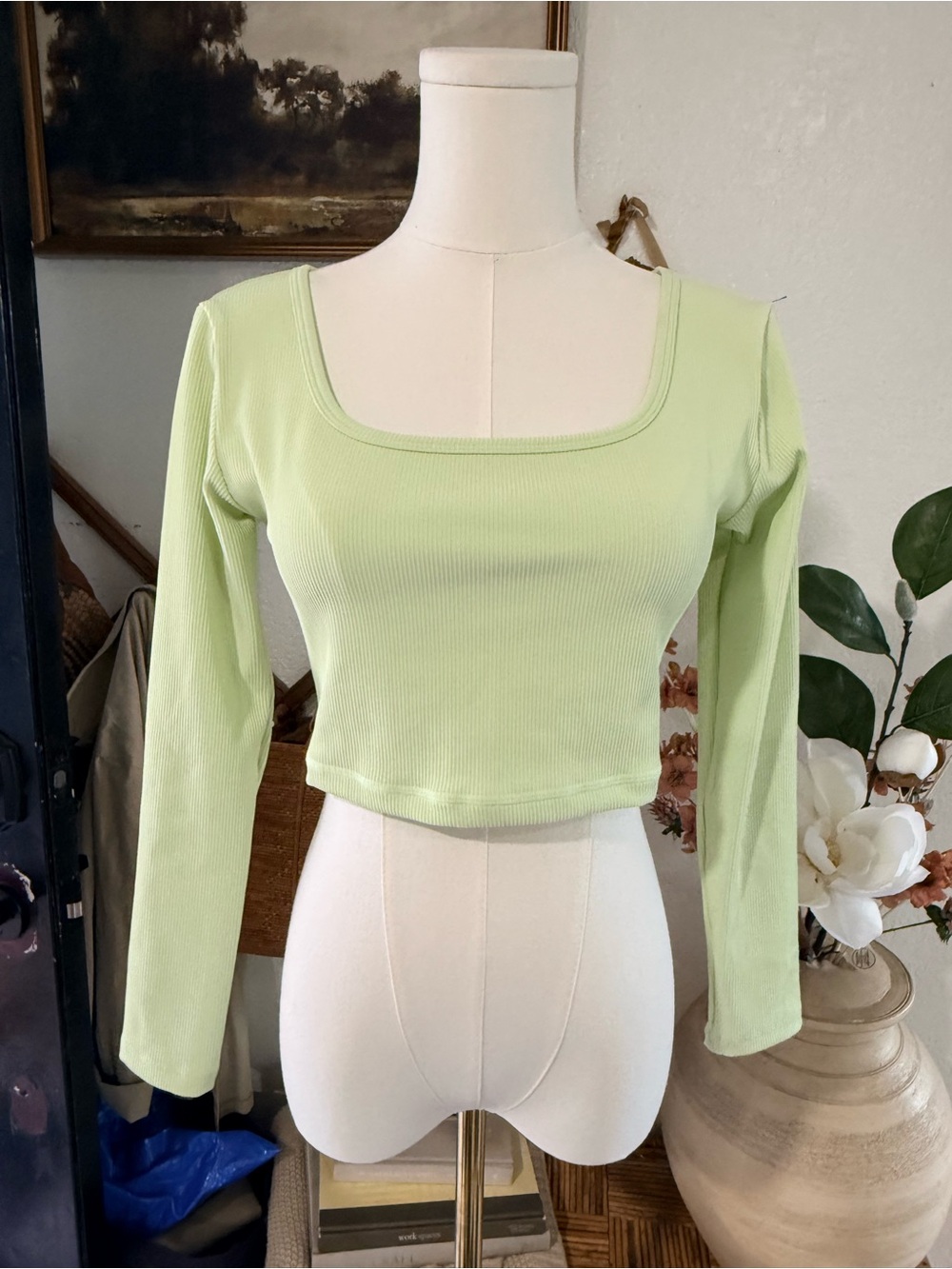 Women’s Square-Neck Long Sleeve Crop Top - Light Green